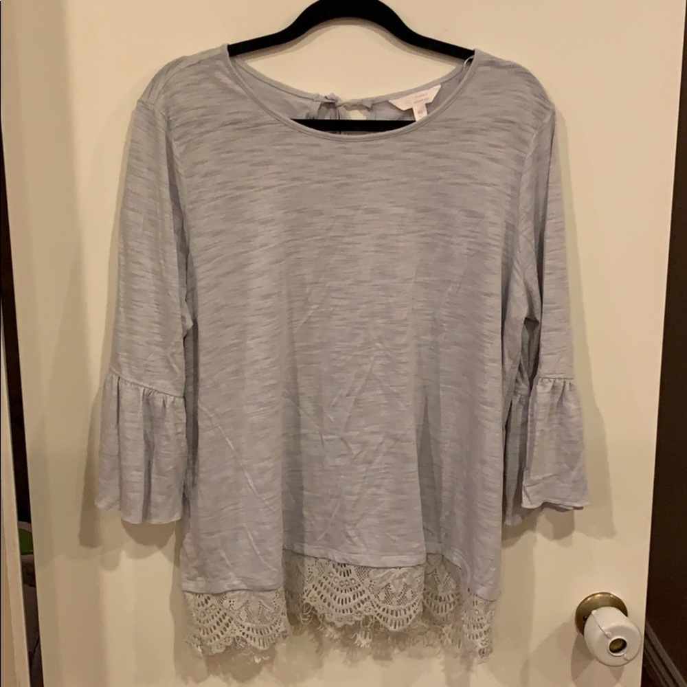 New w/o tags gray blouse w/ bell sleeves & lace
